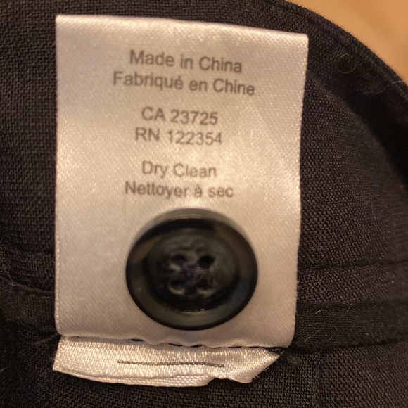 ⭐️ Host Pick ⭐️ Cute Aritzia Talula Black Pleated Skirt Size 6 - Picture 8 of 8